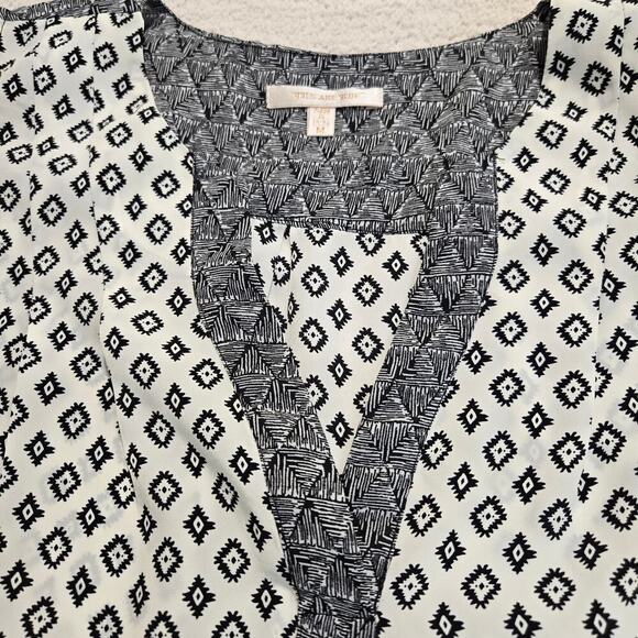 Skies are Blue Pacheco Ikat Print V-neck Sleeveless Blouse Top Women's Size M - Picture 2 of 8